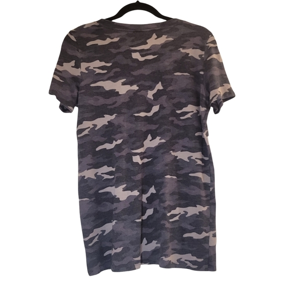 VS PINK PERFECT CREW CAMO V NECK TEE - Picture 7 of 11